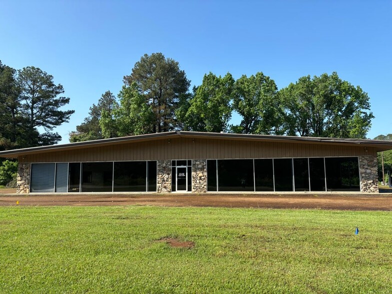 Primary Photo Of 1114 W Bankhead St, New Albany Showroom For Sale