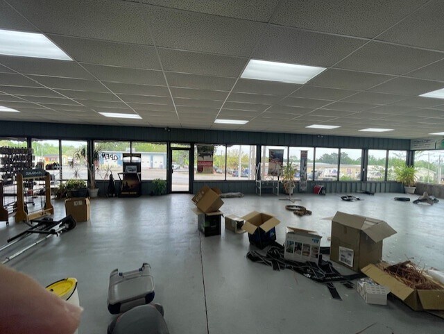 More Photos Of 4615 N Highway 71, Alma Freestanding For Sale