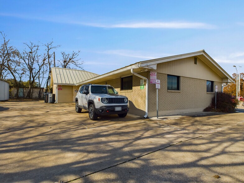 More Photos Of 1407 W University Dr, McKinney Medical For Sale