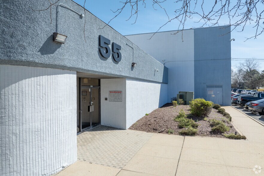 More Photos Of 55 Metro Way, Secaucus Warehouse For Lease