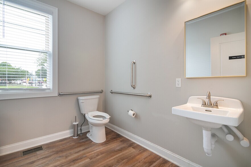 More Photos Of 3287 Post Rd, Warwick Storefront Retail Office For Lease