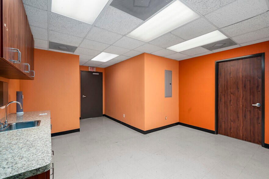 More Photos Of 1601 Liberty St, Richmond Medical For Lease