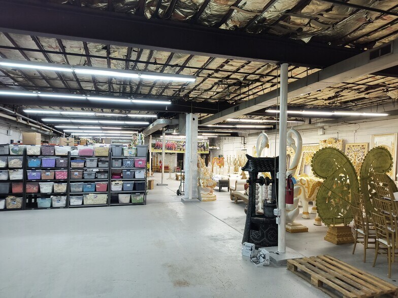 More Photos Of 826 Perkins Ln, Beverly Warehouse For Lease
