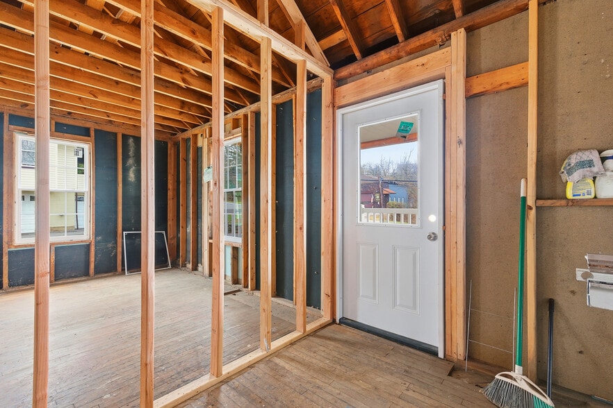 More Photos Of 2879 Wildwood Road Ext, Allison Park Office For Lease