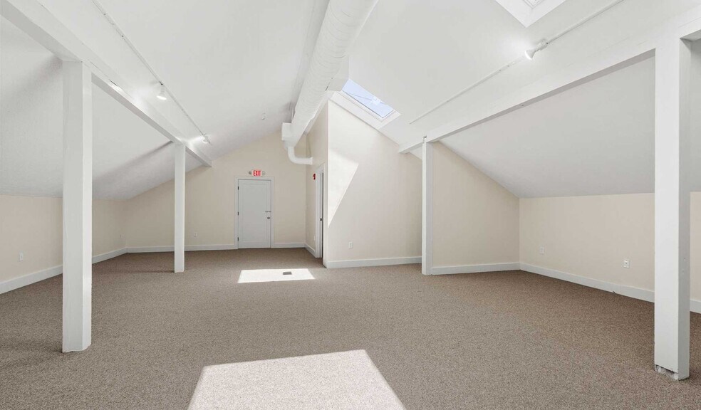 More Photos Of 300 Newburyport Tpke, Rowley Freestanding For Lease