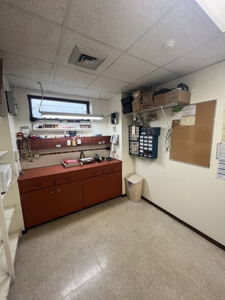 More Photos Of 1932 E Whipp Rd, Dayton Office For Sale