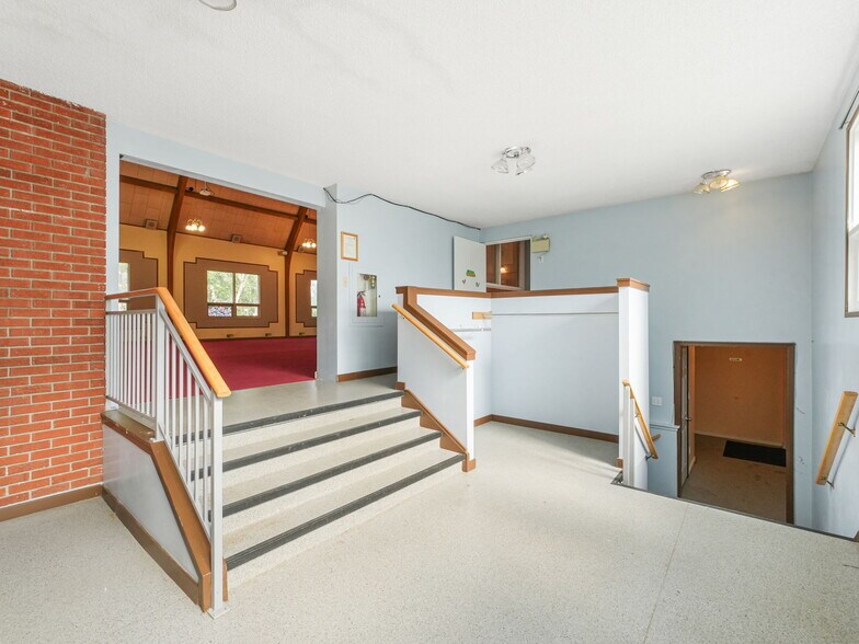 More Photos Of 9630 74 Av NW, Edmonton Flex For Sale