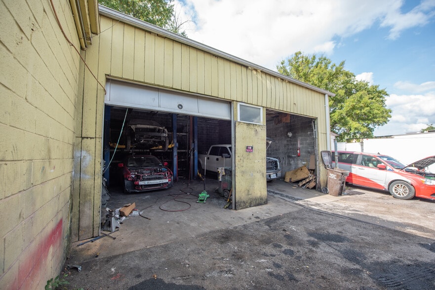 More Photos Of 2838 Bladensburg Rd NE, Washington Service For Lease