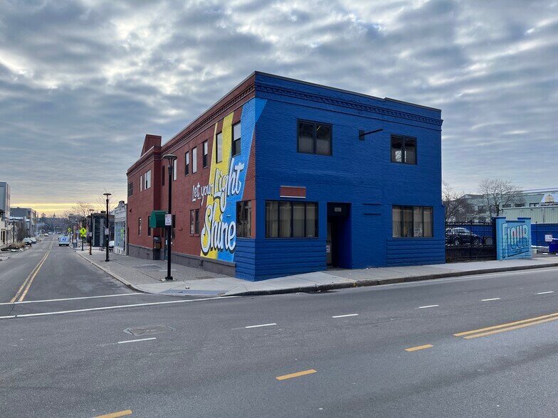 More Photos Of 84 Scio St, Rochester Storefront Retail Office For Lease