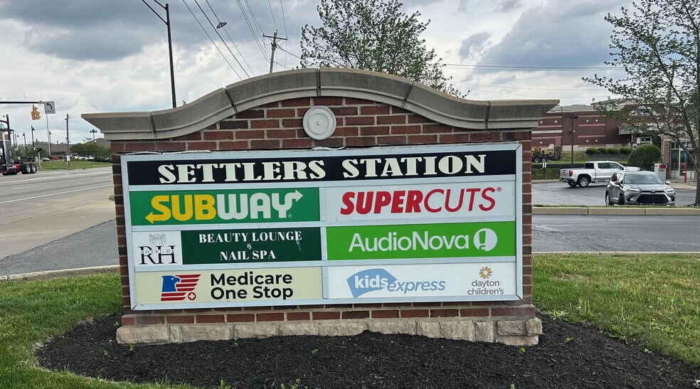 More Photos Of 662-680 N Main St, Springboro General Retail For Lease