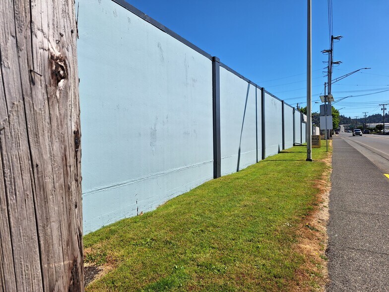 More Photos Of 415 W Heron St, Aberdeen Bowling Alley For Sale