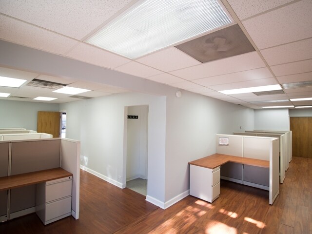 More Photos Of 4260 Westbrook Dr, Aurora Loft Creative Space For Lease