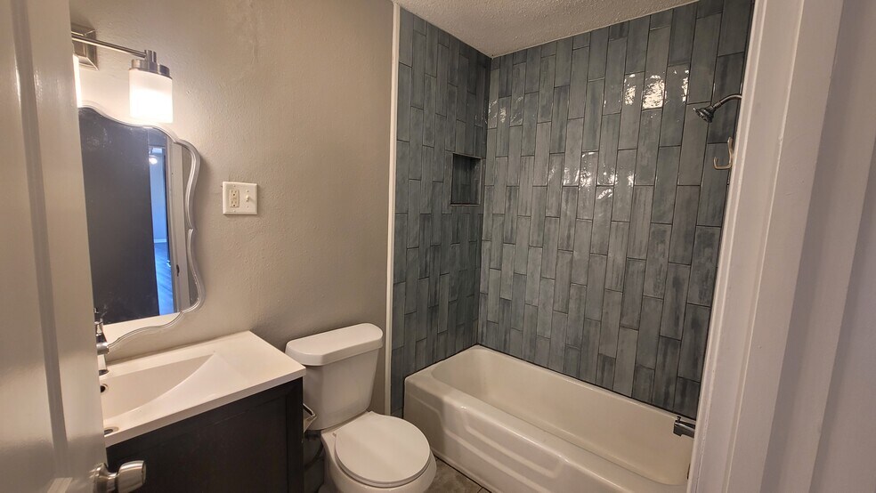 More Photos Of 1635 W Mulberry Ave, San Antonio Apartments For Sale