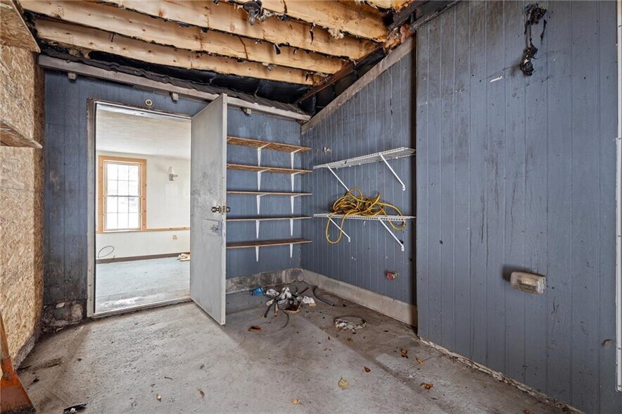 More Photos Of 1016 State Route 13, Cortland Flex For Sale