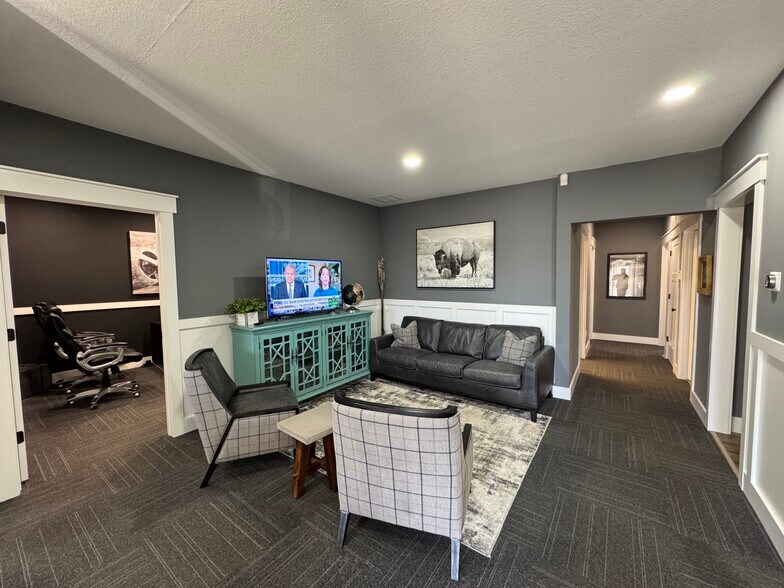 More Photos Of 10351 Dawson's Creek Blvd, Fort Wayne Medical For Sale