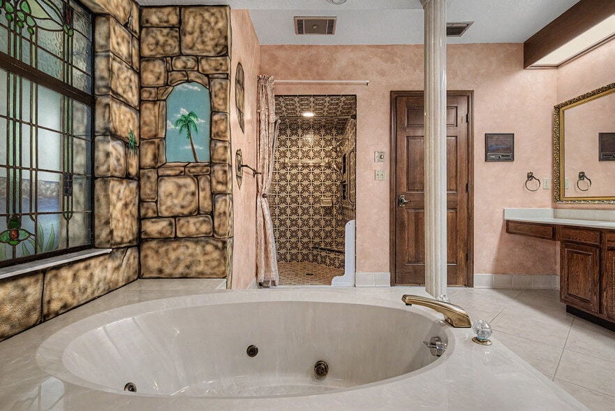 More Photos Of 2160 Laurence Dr, Clearwater Office For Sale