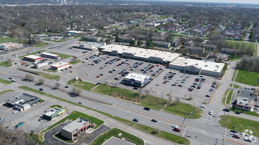 More Photos Of 11215-11225 Shawnee Mission Pky, Shawnee Storefront For Sale