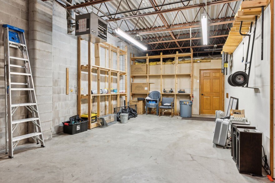 More Photos Of 295 Marie Ave E, West Saint Paul Flex For Lease