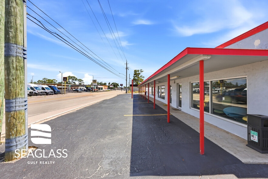 More Photos Of 2730 Fowler St, Fort Myers Freestanding For Sale