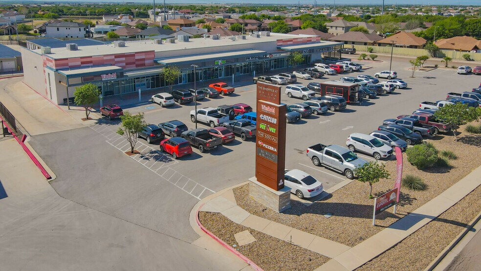 More Photos Of 2101 Shiloh Dr, Laredo Storefront Retail Office For Lease