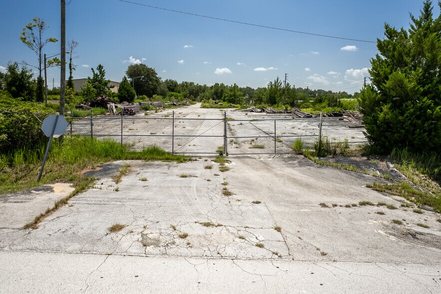 More Photos Of 310 Cypress Rd, Ocala Manufacturing For Sale