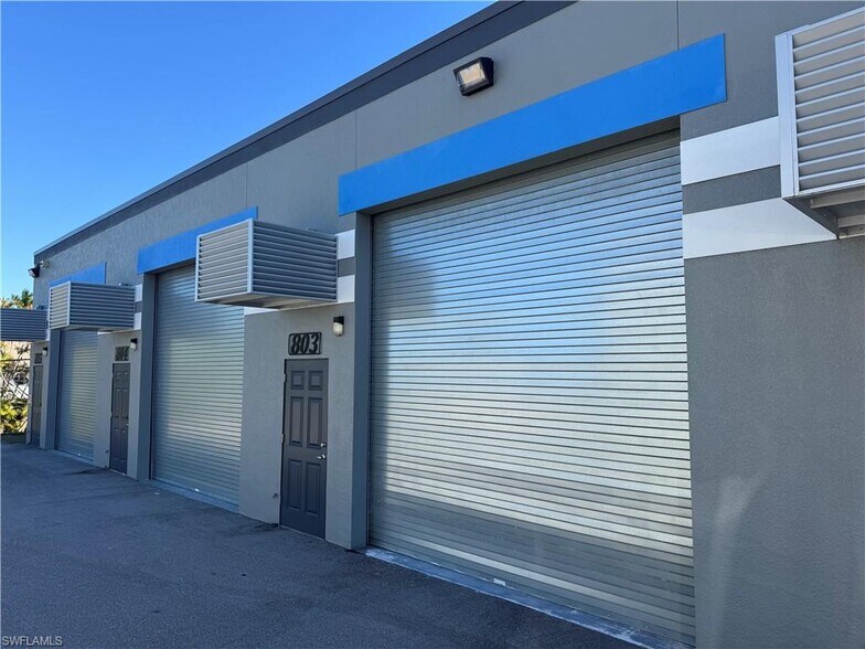 More Photos Of 17860 Toy Vault ln, Fort Myers Self Storage For Sale