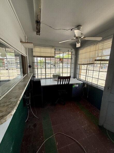 More Photos Of 3425 N 15th St, Tampa Auto Repair For Sale