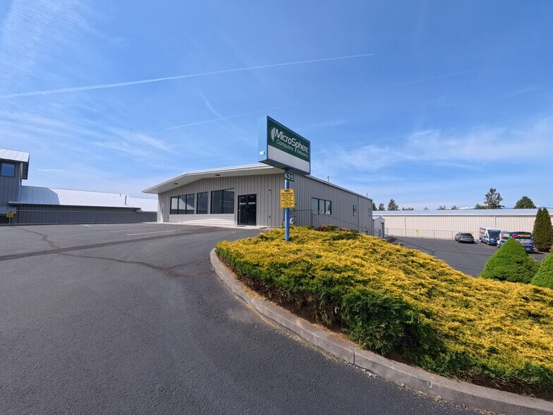 More Photos Of 635 SE Business Way, Bend Showroom For Sale
