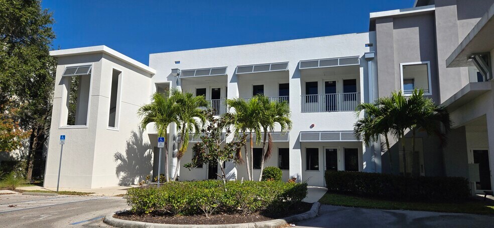 More Photos Of 8340 Sierra Meadows Blvd, Naples Healthcare For Lease