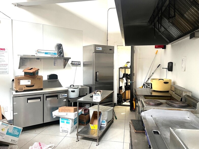 More Photos Of 902 Broadway, Brooklyn Storefront Retail Office For Lease