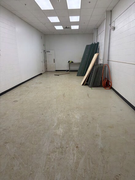 More Photos Of 850 Ladd Rd, Walled Lake Warehouse For Sale