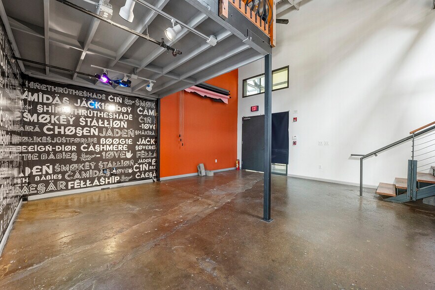 More Photos Of 949 W Marietta St NW, Atlanta Office For Sale