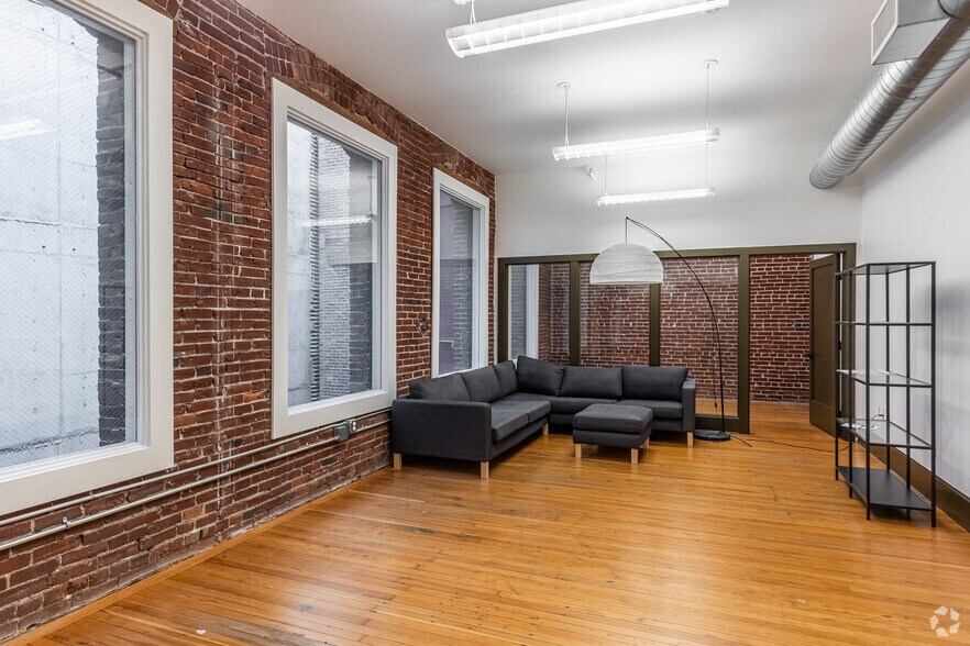 More Photos Of 529 SW 3rd Ave, Portland Loft Creative Space For Lease