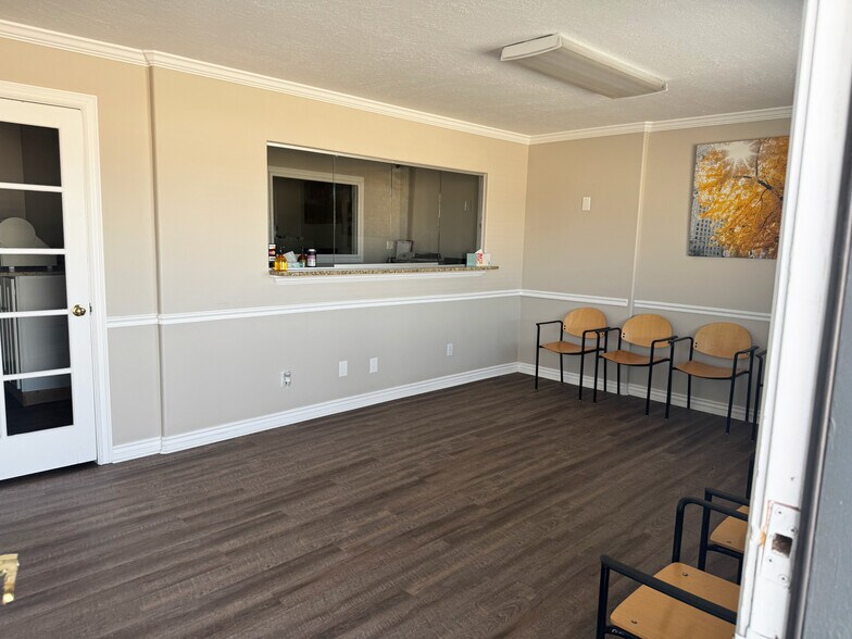 More Photos Of 845 N State St, Orem Office For Lease