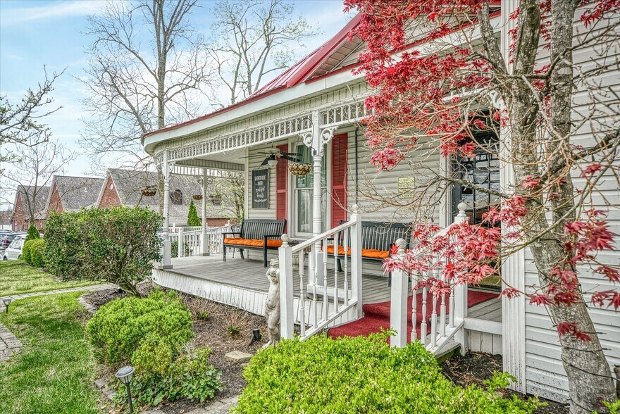 More Photos Of 232 N Peachtree Ave, Cookeville Restaurant For Sale