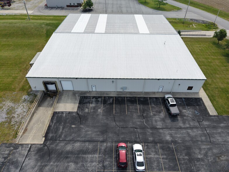 More Photos Of 23201 Roemer Rd, Woodburn Warehouse For Lease