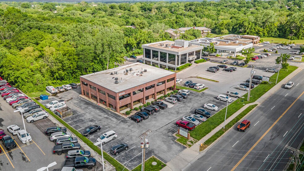 More Photos Of 5950 N Oak Tfwy, Kansas City Office For Sale