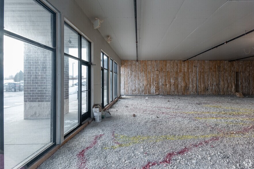 More Photos Of 155 Sweetwater Blvd, Port Washington Unknown For Lease