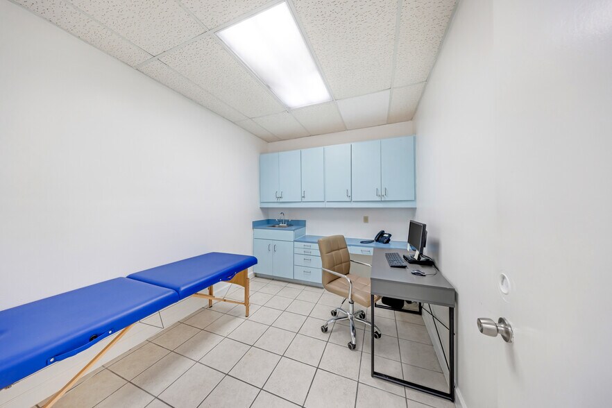 More Photos Of 700 E 1st Ave, Hialeah Medical For Lease