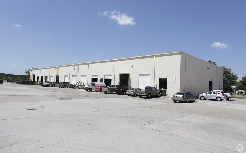 More Photos Of 2355 Pecan Ct, Haltom City Unknown For Lease