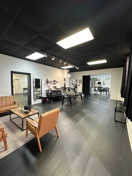 More Photos Of 1827 Silver Star Rd, Orlando Unknown For Lease