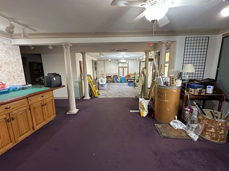 More Photos Of 1550 Dousman St, Green Bay Storefront Retail Office For Sale