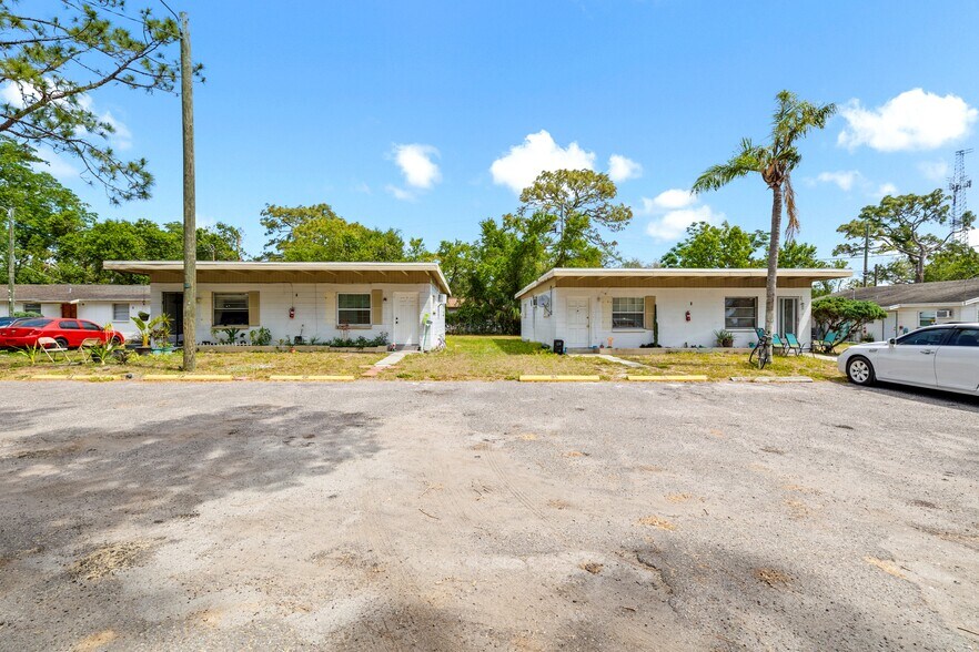 Primary Photo Of 11720 N 15th St, Tampa Apartments For Sale