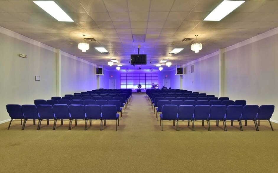 More Photos Of 610 W Oglethorpe Blvd, Albany Religious Facility For Sale