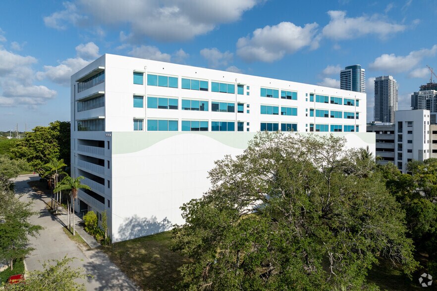 More Photos Of 12 SE 7th St, Fort Lauderdale Office For Lease