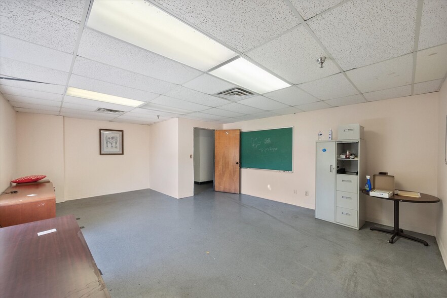 More Photos Of 4109 Mansfield Hwy, Forest Hill Schools For Sale