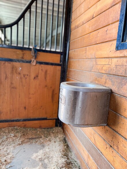 More Photos Of 2301 N Mountain View Rd, Moscow Horse Stables For Sale