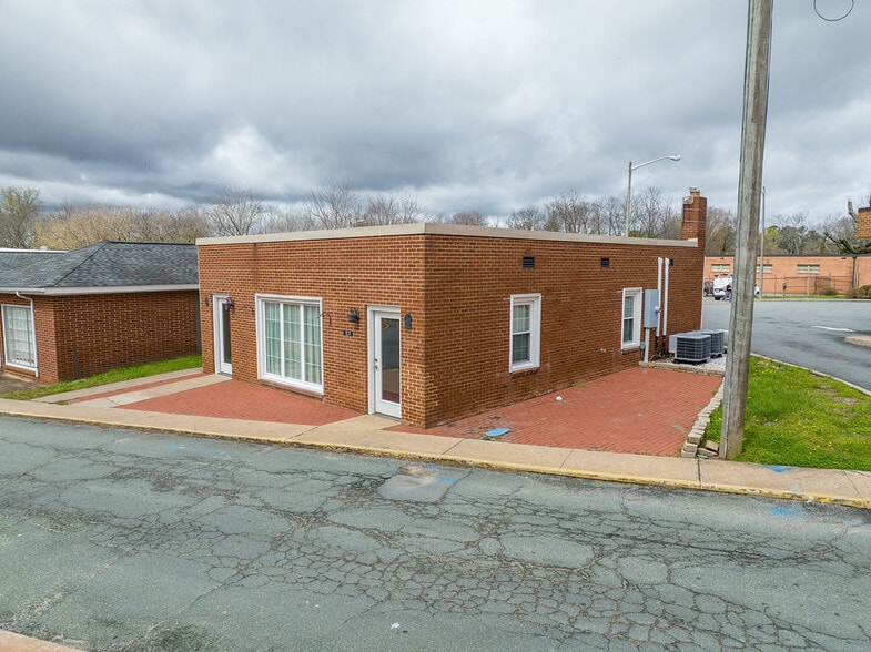 More Photos Of 101 Elm Ave, Louisa General Retail For Lease