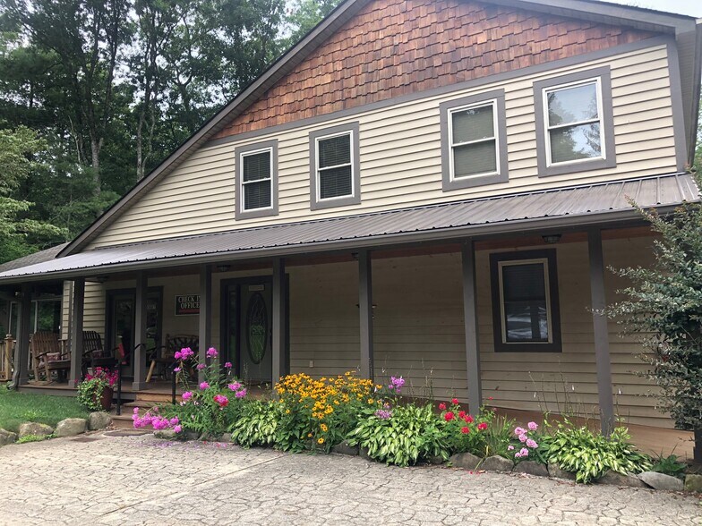 More Photos Of 19259 Rosman Hwy, Sapphire Hotel For Sale
