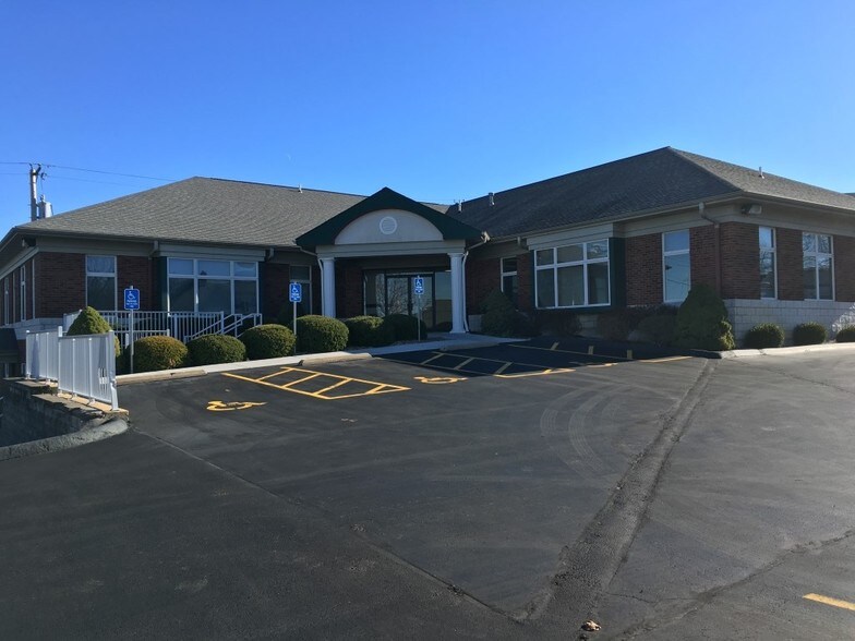 More Photos Of 103 Church St, O'Fallon Medical For Lease